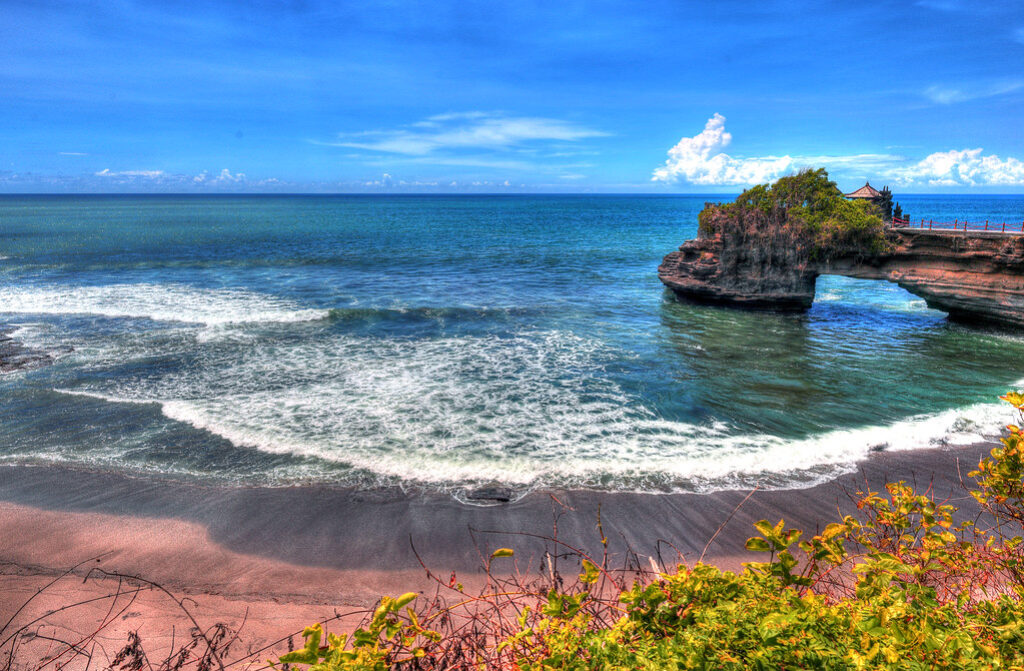 Island Paradise: Uncovering the Secrets of Bali's Beaches and Temples ...